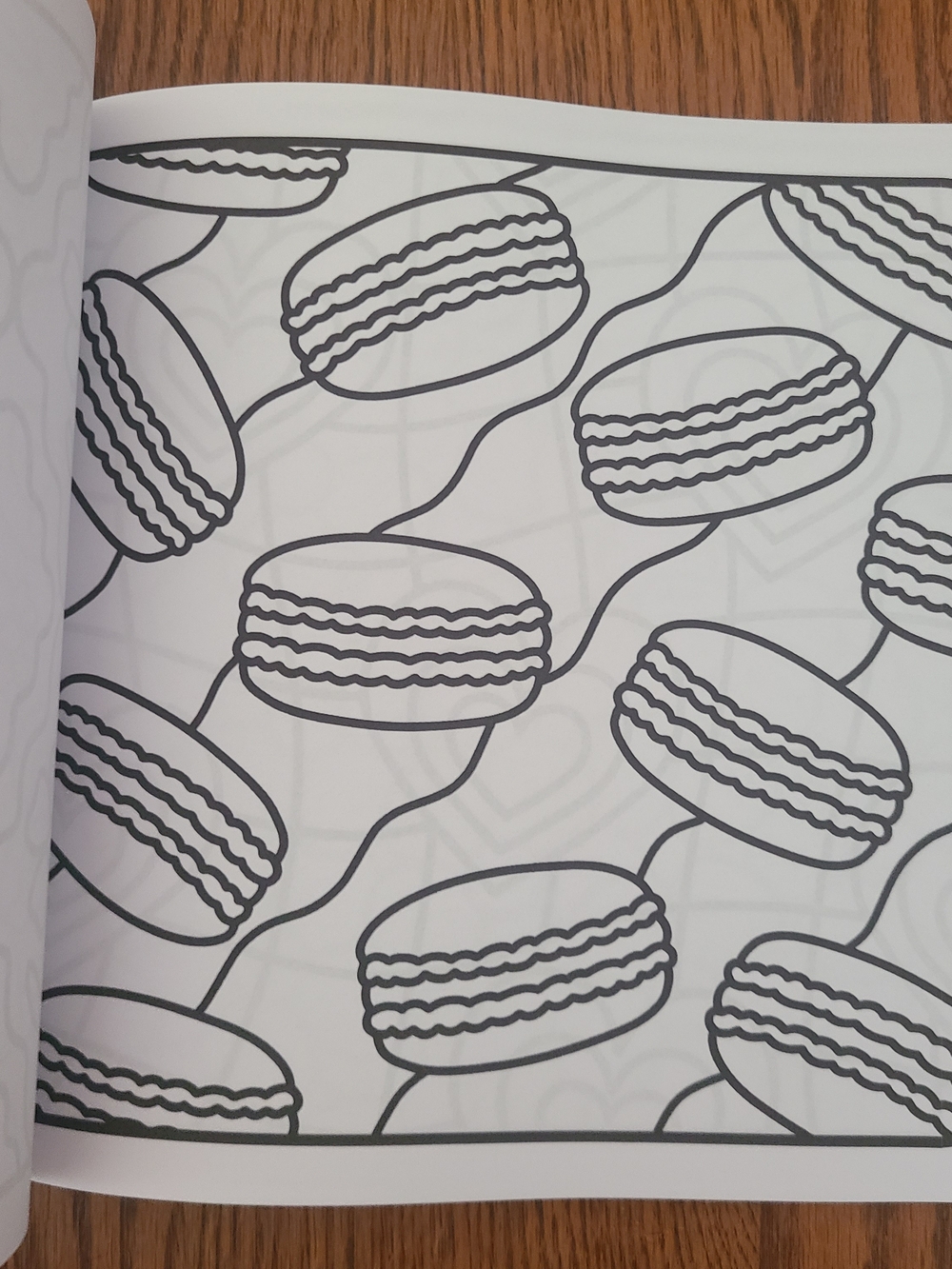 SOLD - Bundle - Lovely Patterns Coloring Book W/ Crayola & Glitter Markers - Picture 5 of 10